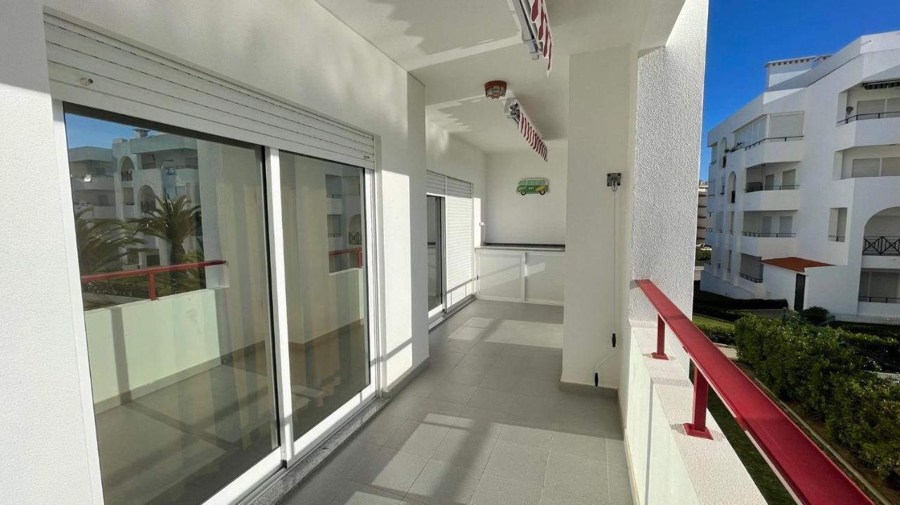 Gouveia'S House Apartman Porches  Kültér fotó